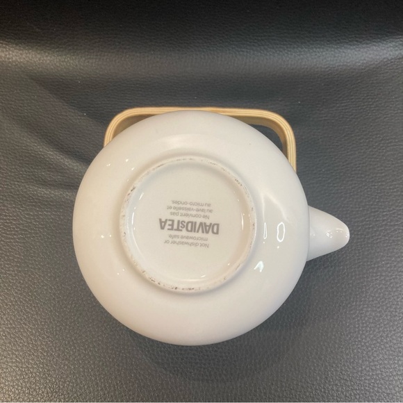 DAVID’S TEA Never Used Green Leaf Motif Gold Accent Wood Handle Tea  Pot - Picture 15 of 15